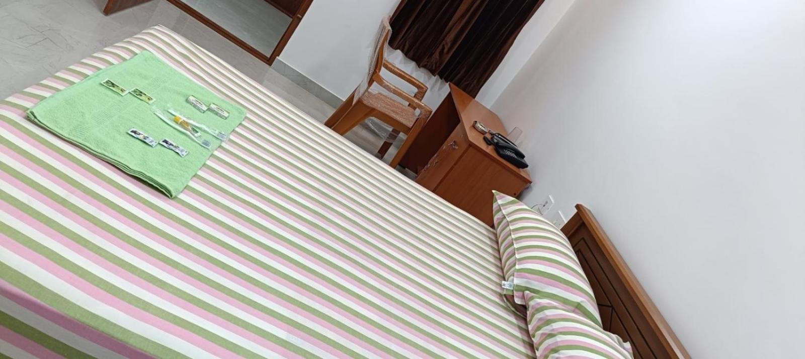 Urc Lodge Perundurai Zimmer foto